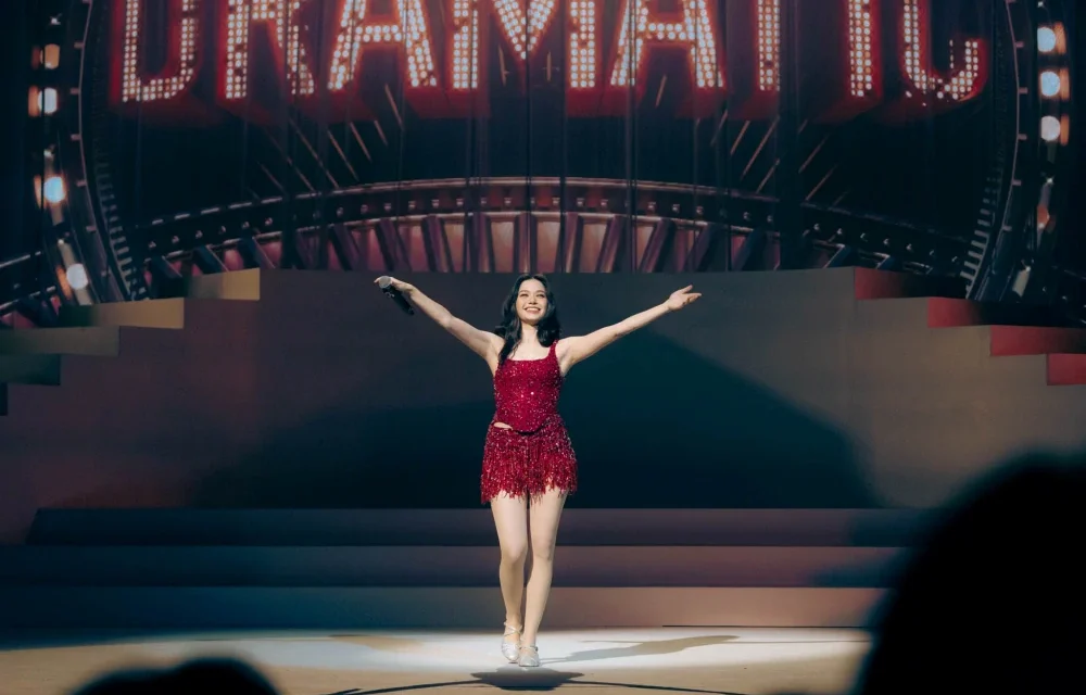 “วี วิโอเลต” สร้างปรากฏการณ์ SO VERY DRAMATIC อบอวลด้วยพลังรัก และโมเมนต์กับ “เก้า จิรายุ”